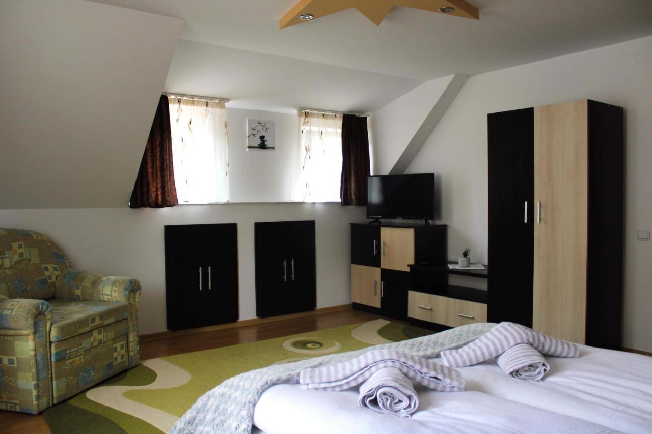 Ferienwohnung Napsugar Vendeghaz Sovata Exterior foto